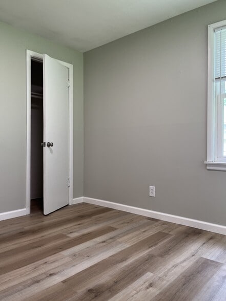 Bedroom 2 closet - 5943 Raytown Rd