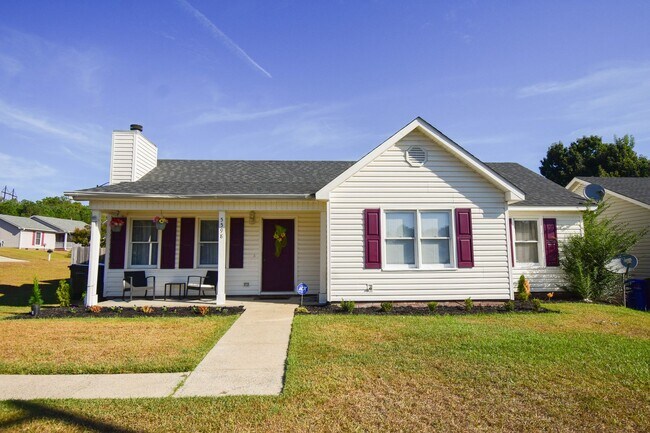 Building Photo - 3 Bedroom 2 Bathroom- Pets Considered