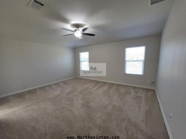 Building Photo - Charming 4 beds 2.5 baths in San Antonio
