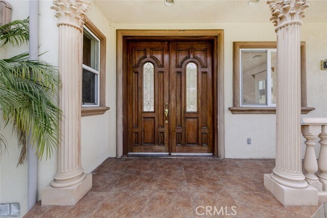Building Photo - 918 E Valencia Ave