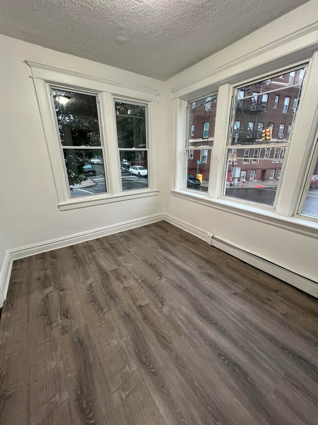 Building Photo - 222 66th St