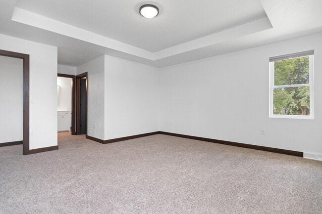 Building Photo - 735 Hoffman Rd