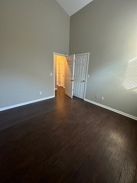 Building Photo - 108 Gardenside Dr