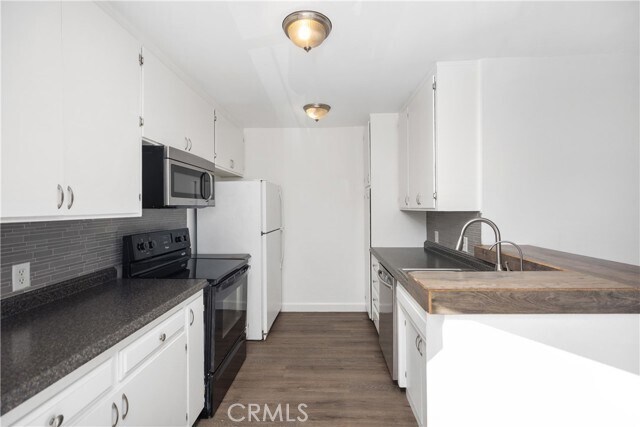 Building Photo - 803 Calle Puente