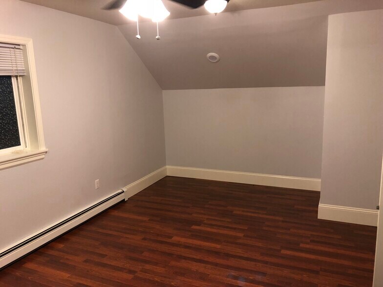 Building Photo - 1862 triton ct