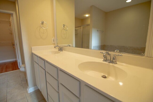 Building Photo - Berkeley Walk @ Savannah Quarters