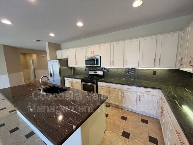 Building Photo - 49126 Pluma Roja Pl