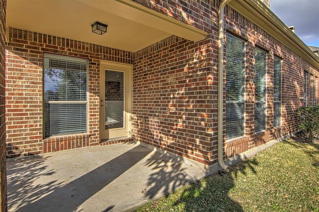 Building Photo - 26007 Waldridge Dr