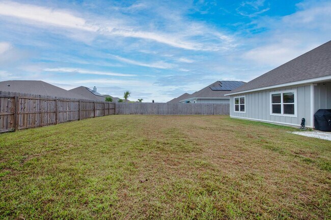 Building Photo - Your Gulf Breeze Dream Home Awaits in Forest Bay