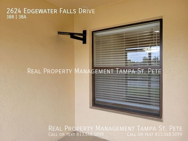 Building Photo - 2624 Edgewater Falls Dr