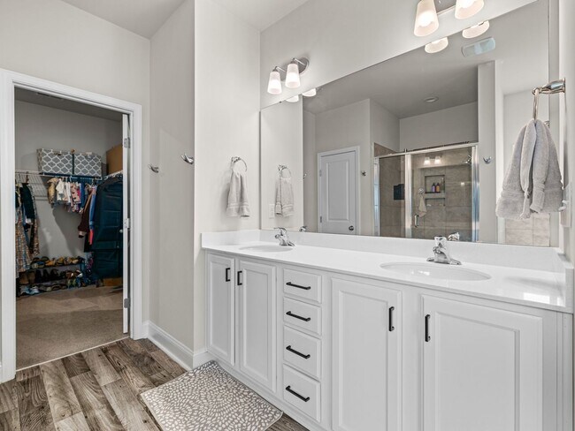 Building Photo - Mimosa Bay Beauty