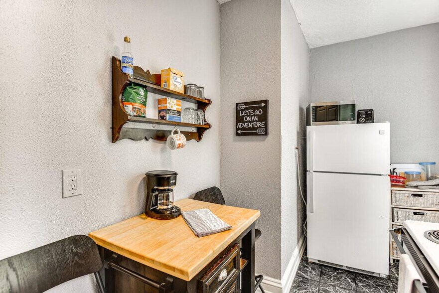 Building Photo - 9501 Granby St