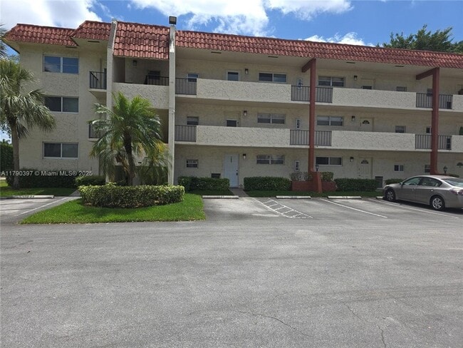 Building Photo - 8940 S Hollybrook Blvd