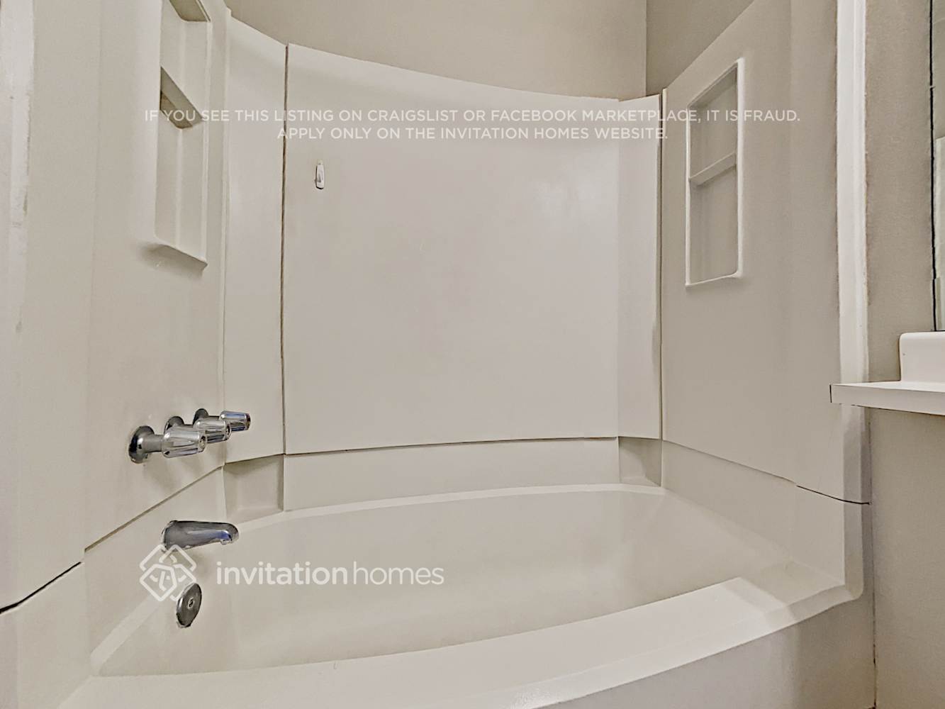 Building Photo - 18923 E Carmel Dr