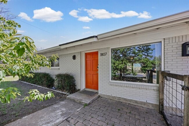 Building Photo - 1807 Ohlen Rd