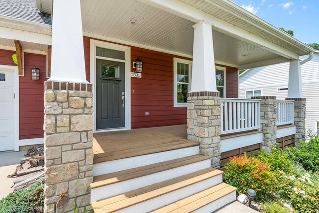 Building Photo - Beautiful Home in Walden Park