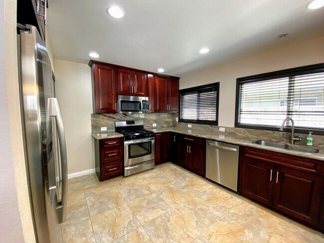 Building Photo - 341YOS