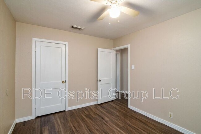 Building Photo - 6163 Brocks Ln