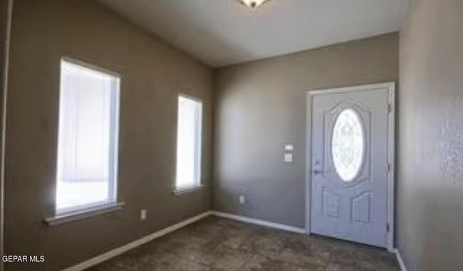 Building Photo - 545 Green Village Ct