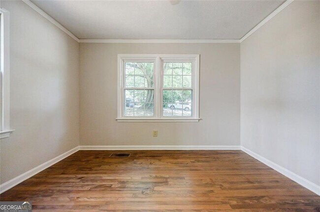 Building Photo - 1716 Beacon Hill Blvd NE