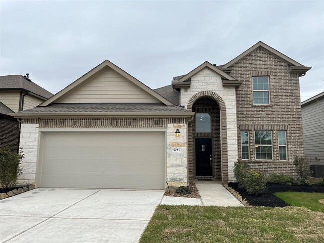 Primary Photo - Large Beautiful Home located in the heart ...
