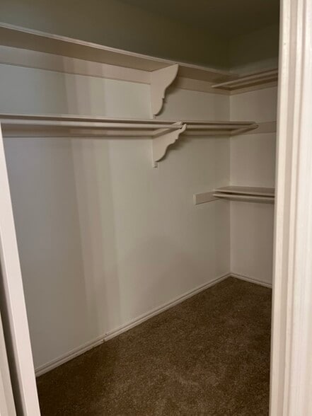 Building Photo - 1218 Saint John Loop