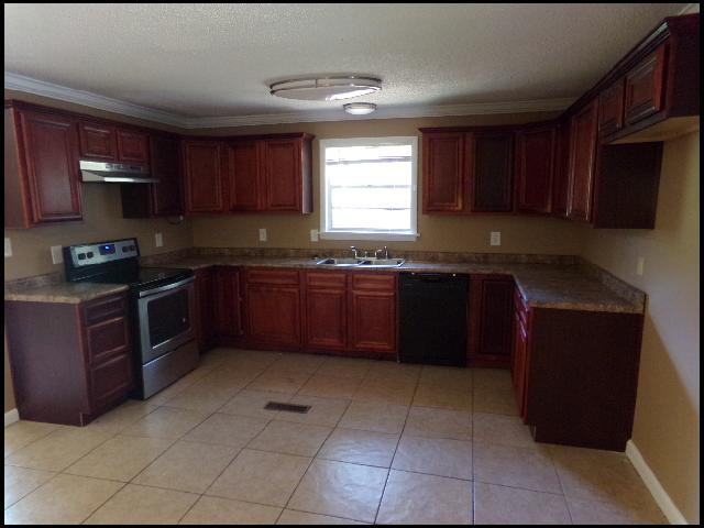 Building Photo - 9900 Pinnacle Valley Rd