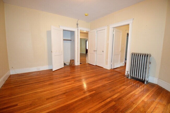 Building Photo - 141 Fuller St