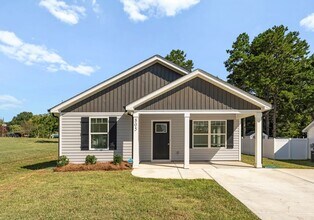 Building Photo - 3 Bed, 2 Bath Home in Landis NC!