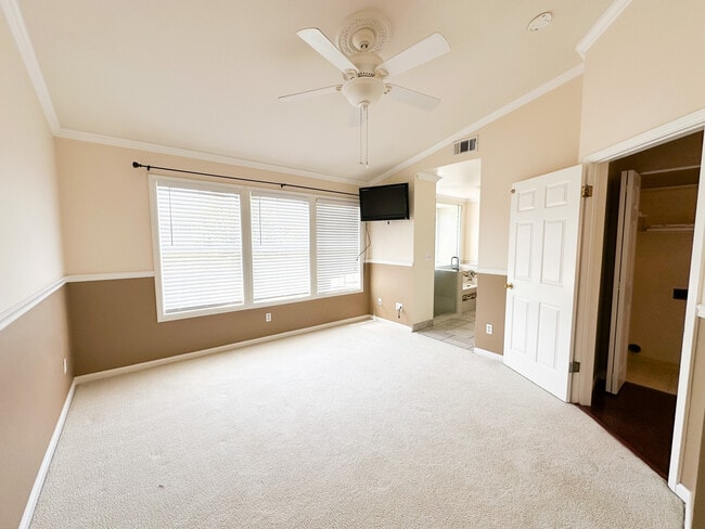 Building Photo - 3569 Langdon Common
