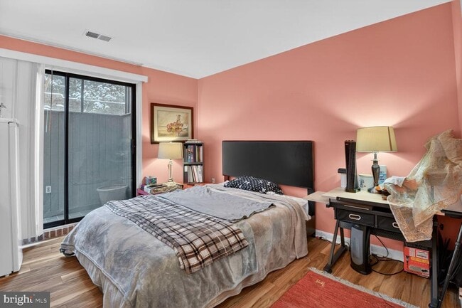 Building Photo - 7511 Bradley Blvd