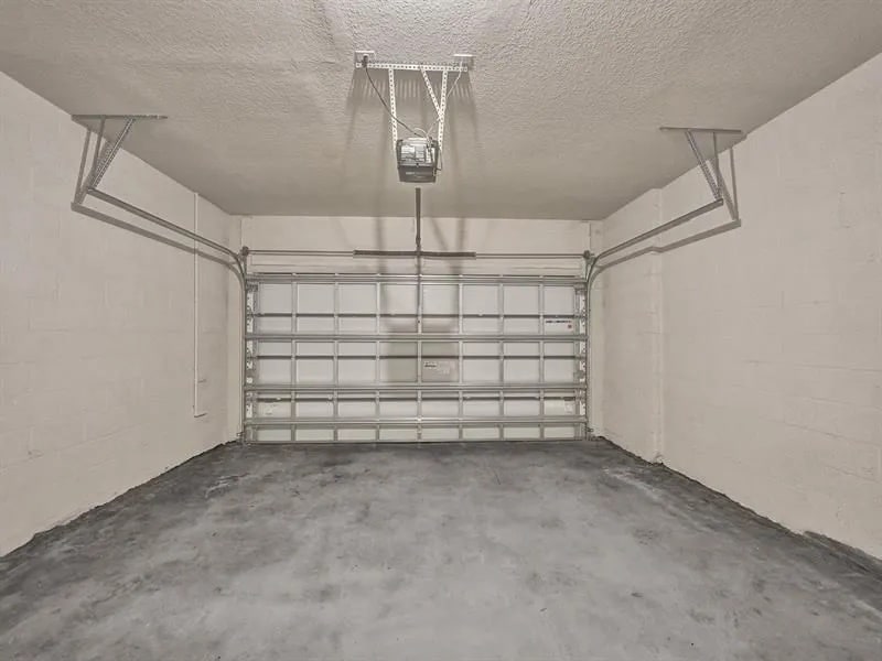 Building Photo - 5671 Enclave Dr