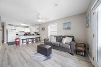 Building Photo - 1476 W Lagoon Ave