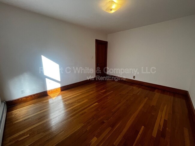 Building Photo - 19 Pulaski St