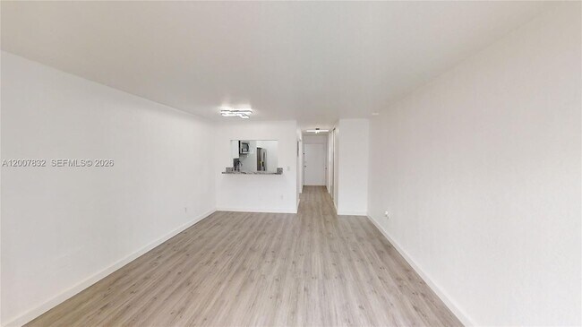 Building Photo - 1441 Lincoln Rd