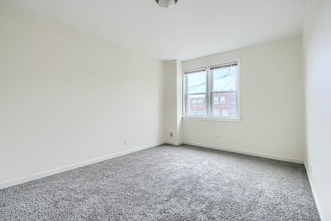 Building Photo - 2716 N Longwood St
