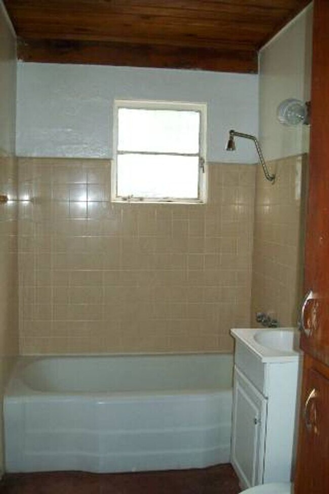 Building Photo - 2123 W Hu Esta Dr