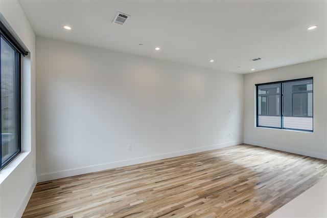 Building Photo - 5609 Live Oak St
