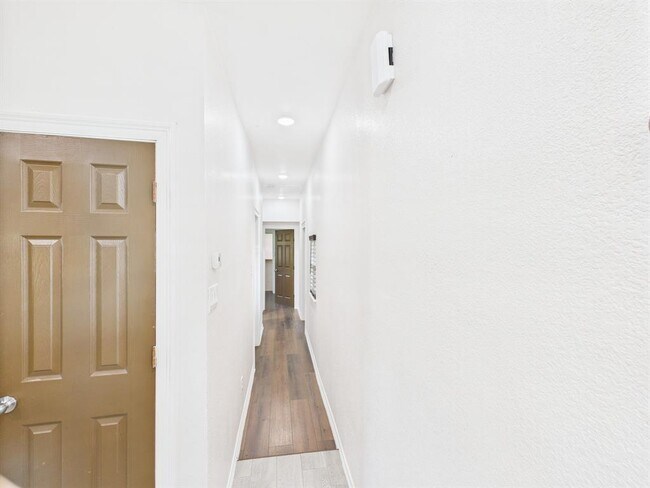 Building Photo - 21613 Erika Ct