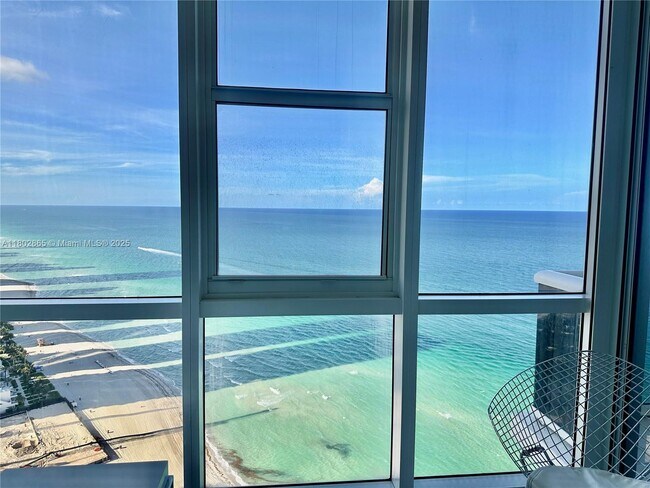 Building Photo - 18201 Collins Ave