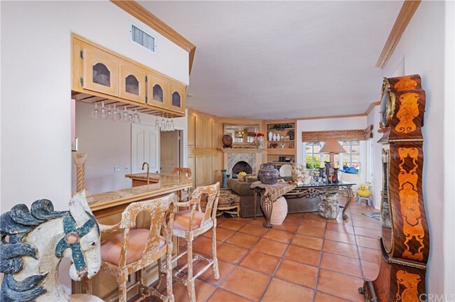 Building Photo - 6 South Peak