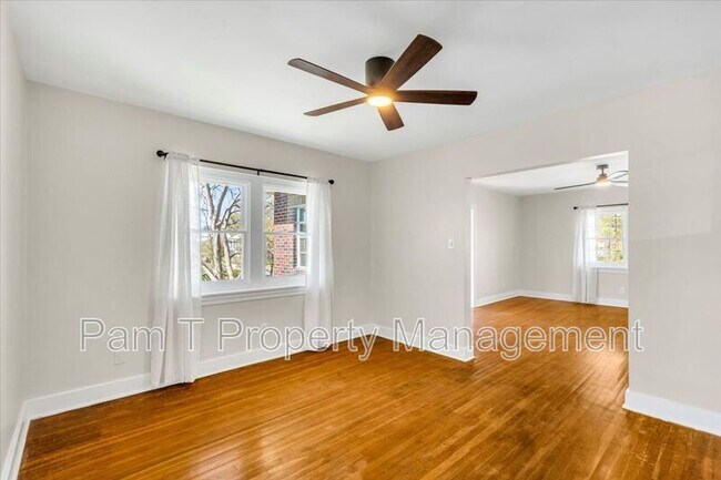 Building Photo - 625 E 41st St