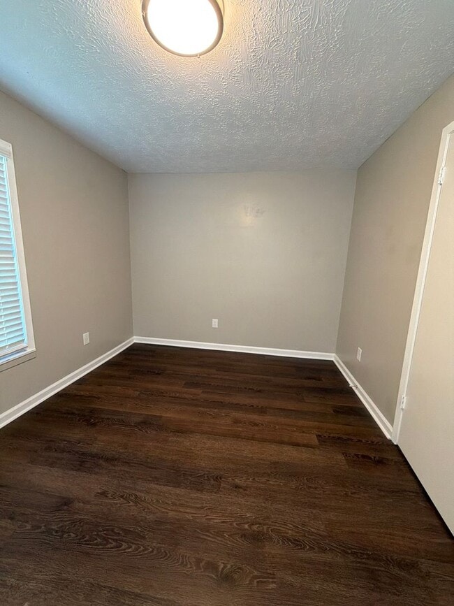 Building Photo - 2515 Cedar Ln