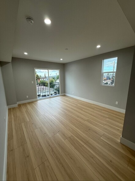 Building Photo - 5729 Klump Ave