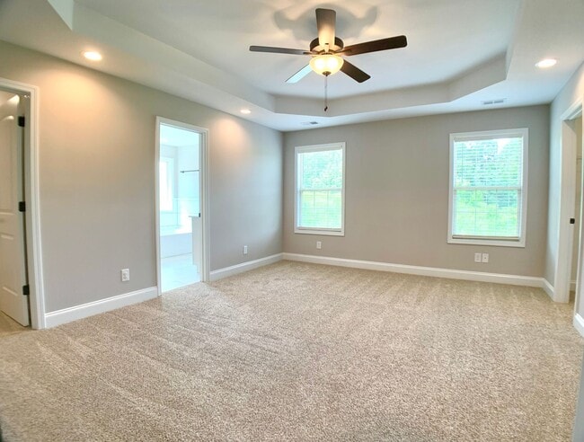 Building Photo - 733 Banister Dr