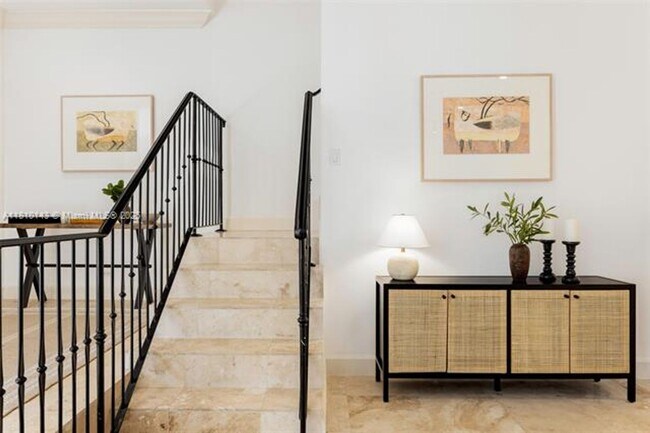 Building Photo - 7430 SW 56th Ct