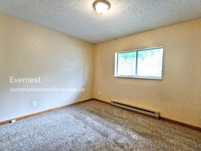 Building Photo - 712 Frontier Ct