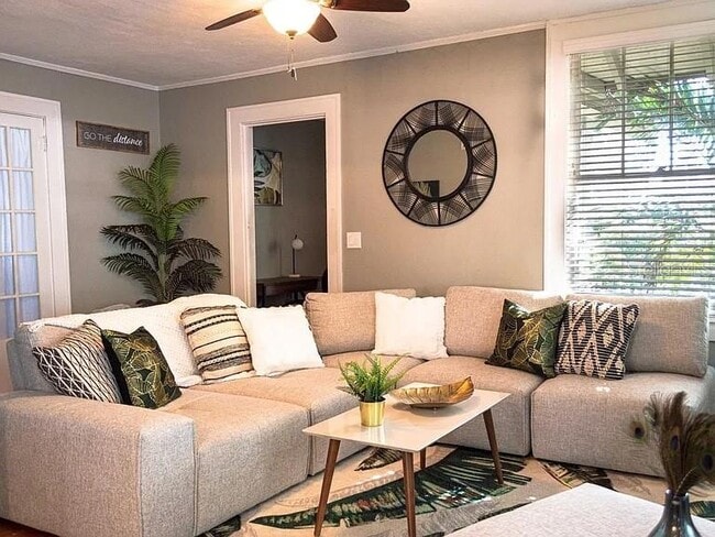 Building Photo - 1013 22nd Ave N