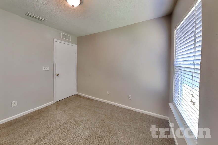 Building Photo - 137 Brays Island Ln