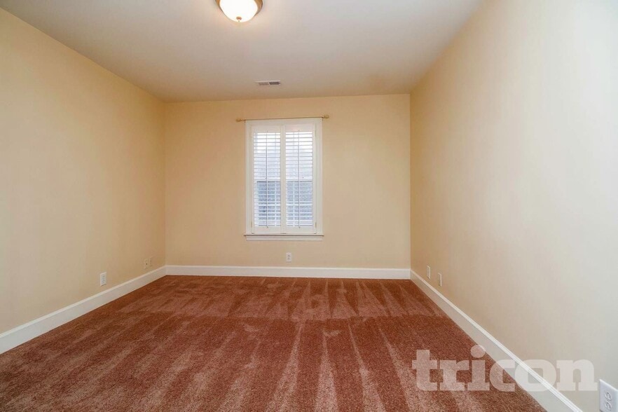 Building Photo - 3010 Bonaventure Ct